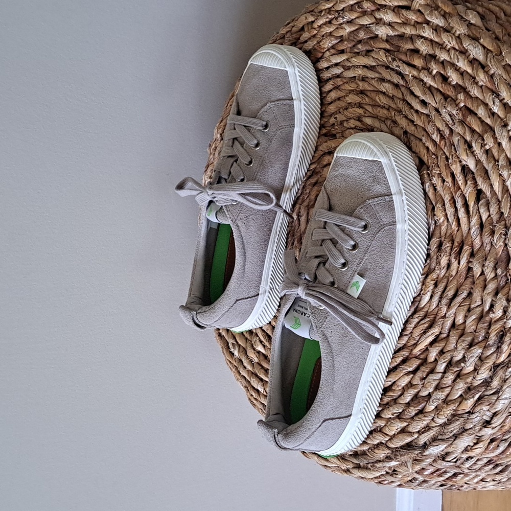 CARIUMA Womens Ona Gray Suede Low Top Casual/Athleisure‎ Sneakers US7/EU38